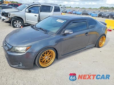 2012 SCION TC BASE JTKJF5C7XC3041420 - główne zdjęcie licytacji z USA - miniatura