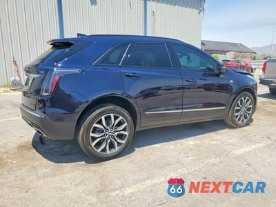 Trzecie zdjęcie samochodu z tyłu: 2021 CADILLAC XT5 SPORT VIN:1GYKNGRS2MZ189964 - miniatura