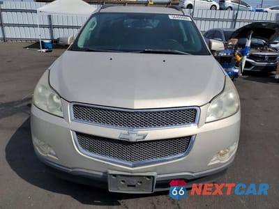 Piąte zdjęcie samochodu w środku: 2011 CHEVROLET TRAVERSE LT VIN:1GNKRGED9BJ155461 - miniatura