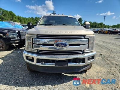 Piąte zdjęcie samochodu w środku: 2017 FORD F350 SUPER DUTY VIN:1FT8W3BT5HEC84265 - miniatura