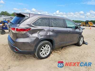 Trzecie zdjęcie samochodu z tyłu: 2016 TOYOTA HIGHLANDER LE VIN:5TDZKRFH7GS174318 - miniatura