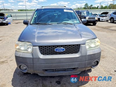 Piąte zdjęcie samochodu w środku: 2005 FORD ESCAPE XLT VIN:1FMYU93175KD99593 - miniatura