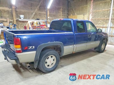 Trzecie zdjęcie samochodu z tyłu: 2001 GMC NEW SIERRA K1500 VIN:2GTEK19T911315064 - miniatura