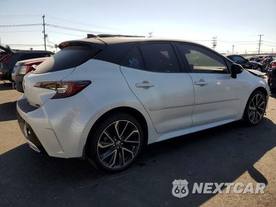 Trzecie zdjęcie samochodu z tyłu: 2021 TOYOTA COROLLA XSE VIN:JTNC4MBE7M3144193 - miniatura
