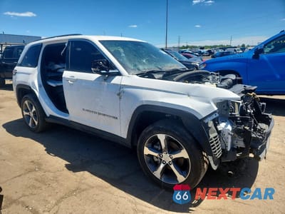 Czwarte zdjęcie samochodu z boku: 2024 JEEP GRAND CHEROKEE LIMITED VIN:1C4RJHBG0RC132104 - miniatura