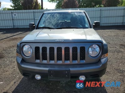 Piąte zdjęcie samochodu w środku: 2013 JEEP PATRIOT LATITUDE VIN:1C4NJRFB9DD158559 - miniatura