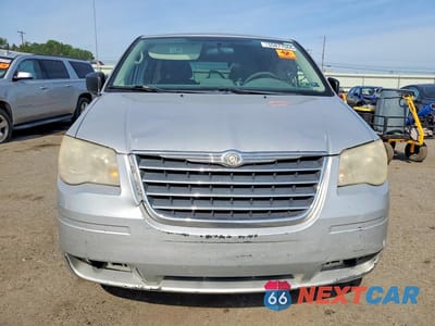 Piąte zdjęcie samochodu w środku: 2010 CHRYSLER TOWN & COUNTRY LX VIN:2A4RR2D10AR387579 - miniatura