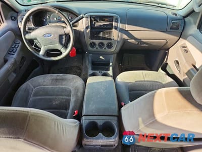 Zdjęcie 8 z 13 samochodu: 2005 FORD EXPLORER XLT VIN:1FMZU73E45ZA16907 - miniatura