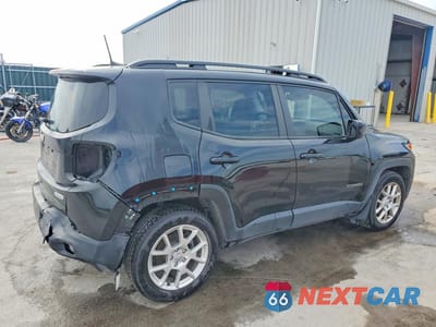 Trzecie zdjęcie samochodu z tyłu: 2021 JEEP RENEGADE LATITUDE VIN:ZACNJCBB8MPM69515 - miniatura