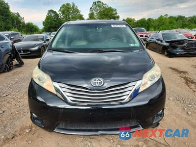 Piąte zdjęcie samochodu w środku: 2015 TOYOTA SIENNA XLE 8-PASSENGER VIN:5TDYK3DC1FS580254 - miniatura