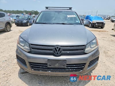 Piąte zdjęcie samochodu w środku: 2011 VOLKSWAGEN TOUAREG V6 VIN:WVGFF9BP3BD001237 - miniatura