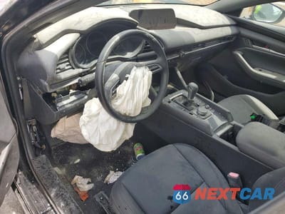 Zdjęcie 8 z 12 samochodu: 2021 MAZDA 3 SELECT VIN:JM1BPAKL2M1336962 - miniatura