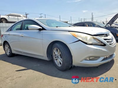 Czwarte zdjęcie samochodu z boku: 2013 HYUNDAI SONATA GLS VIN:5NPEB4AC0DH740656 - miniatura
