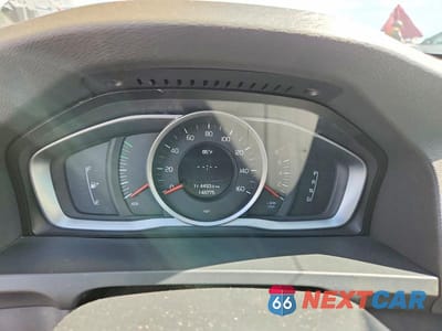 Zdjęcie 9 z 12 samochodu: 2017 VOLVO S60 VIN:YV126MFL0H2430556 - miniatura