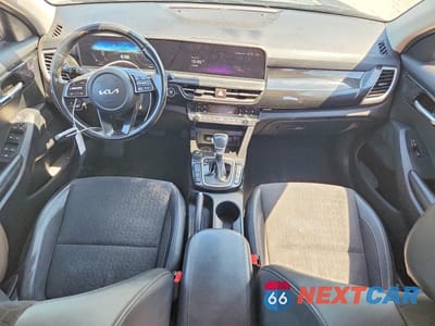 Zdjęcie 8 z 14 samochodu: 2024 KIA SELTOS S VIN:KNDEU2AA4R7534054 - miniatura