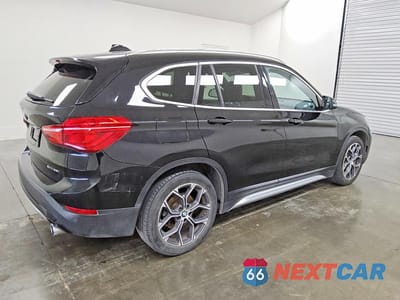 Trzecie zdjęcie samochodu z tyłu: 2020 BMW X1 XDRIVE28I VIN:WBXJG9C08L5P87340 - miniatura