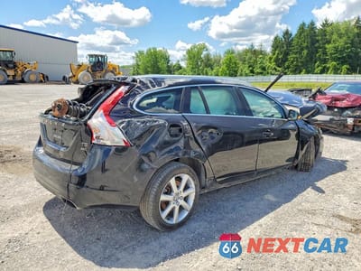 Trzecie zdjęcie samochodu z tyłu: 2017 VOLVO V60 PREMIER VIN:YV140MSK2H1361351 - miniatura