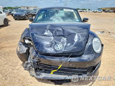 Piąte zdjęcie samochodu w środku: 2016 VOLKSWAGEN BEETLE SE VIN:3VWJ07AT4GM603124 - miniatura