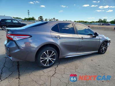 Trzecie zdjęcie samochodu z tyłu: 2019 TOYOTA CAMRY SE VIN:4T1B11HK0KU216598 - miniatura