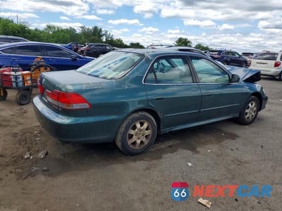 Trzecie zdjęcie samochodu z tyłu: 2002 HONDA ACCORD EX VIN:1HGCG66882A132995 - miniatura