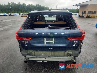 Zdjęcie 6 z 13 samochodu: 2019 VOLVO XC60 T5 VIN:LYV102RK0KB289777 - miniatura
