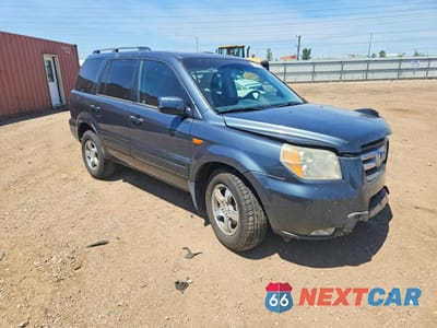 Czwarte zdjęcie samochodu z boku: 2006 HONDA PILOT EX VIN:5FNYF28576B001251 - miniatura