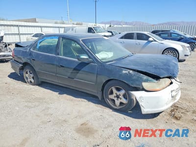 Czwarte zdjęcie samochodu z boku: 2000 HONDA ACCORD EX VIN:1HGCG1653YA039349 - miniatura