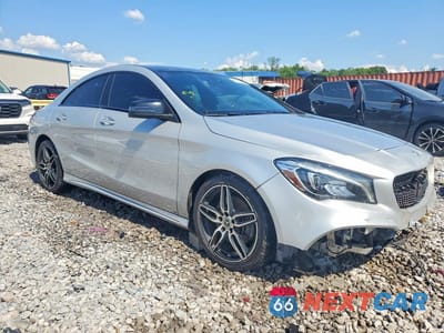 Czwarte zdjęcie samochodu z boku: 2018 MERCEDES-BENZ CLA 250 VIN:WDDSJ4EB1JN555072 - miniatura