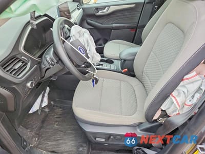 Zdjęcie 7 z 14 samochodu: 2021 FORD ESCAPE SE VIN:1FMCU9G66MUB17530 - miniatura