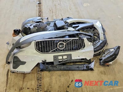 Zdjęcie 13 z 14 samochodu: 2024 VOLVO XC40 CORE VIN:YV4L12UKXR2325660 - miniatura