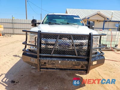 Piąte zdjęcie samochodu w środku: 2019 FORD F250 SUPER DUTY VIN:1FT7W2B69KEC22326 - miniatura