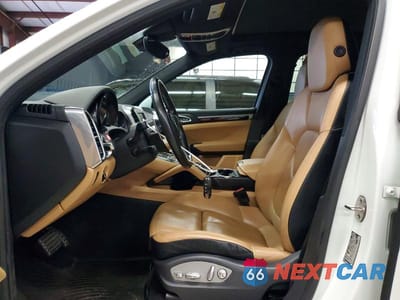 Zdjęcie 7 z 13 samochodu: 2015 PORSCHE CAYENNE S VIN:WP1AB2A22FLA57445 - miniatura
