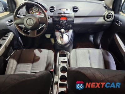 Zdjęcie 8 z 12 samochodu: 2012 MAZDA MAZDA2 VIN:JM1DE1KYXC0139231 - miniatura