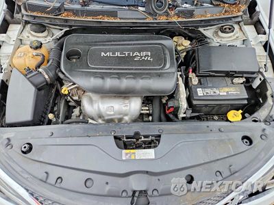Zdjęcie 11 z 12 samochodu: 2016 CHRYSLER 200 LIMITED VIN:1C3CCCAB7GN177491 - miniatura
