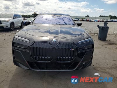 Piąte zdjęcie samochodu w środku: 2024 BMW I7 M70 VIN:WBY83EH08RCR26734 - miniatura