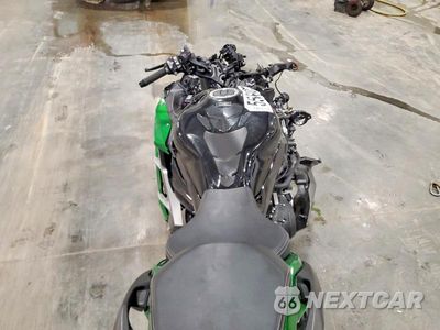 Zdjęcie 6 z 8 samochodu: 2025 KAWASAKI ZX1002 R VIN:JKBZXVR12SA006123 - miniatura