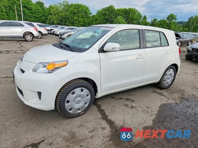 2013 SCION XD BASE JTKKUPB49D1037840 - główne zdjęcie licytacji z USA - miniatura