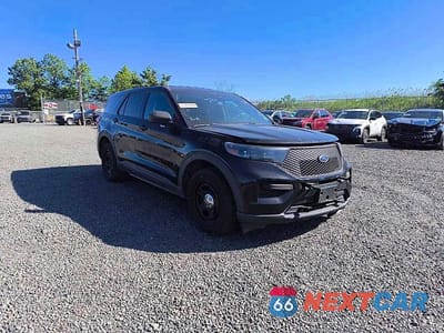Trzecie zdjęcie samochodu z tyłu: 2021 FORD EXPLORER POLICE INTERCEPTOR VIN:1FM5K8ABXMGC42771 - miniatura