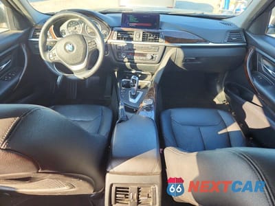 Zdjęcie 8 z 12 samochodu: 2015 BMW 328 XI VIN:WBA3B3C54FF545587 - miniatura