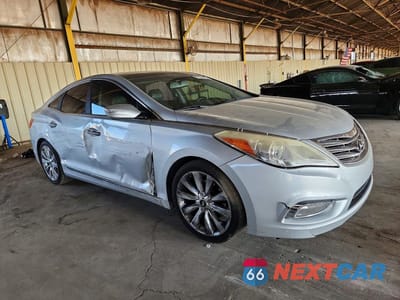 Czwarte zdjęcie samochodu z boku: 2012 HYUNDAI AZERA BASE VIN:KMHFH4JG3CA157120 - miniatura