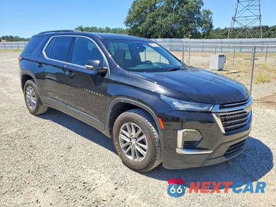 Czwarte zdjęcie samochodu z boku: 2023 CHEVROLET TRAVERSE LT VIN:1GNERGKW3PJ130243 - miniatura