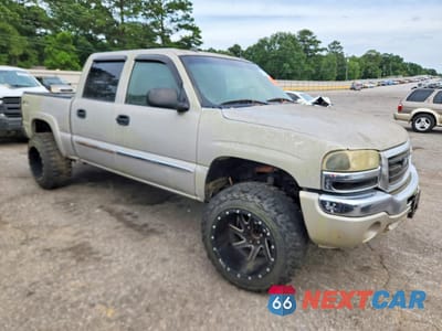 Czwarte zdjęcie samochodu z boku: 2005 GMC NEW SIERRA K1500 VIN:2GTEK13T051323780 - miniatura
