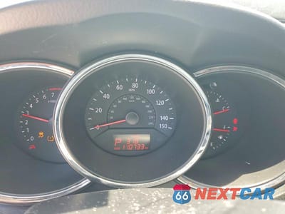 Zdjęcie 9 z 14 samochodu: 2012 KIA SORENTO EX VIN:5XYKU4A21CG210559 - miniatura