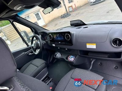 Zdjęcie 7 z 10 samochodu: 2025 MERCEDES-BENZ SPRINTER 4500 VIN:W1X9N33Y1SN355924 - miniatura