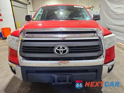 Piąte zdjęcie samochodu w środku: 2014 TOYOTA TUNDRA CREWMAX SR5 VIN:5TFDY5F17EX339845 - miniatura