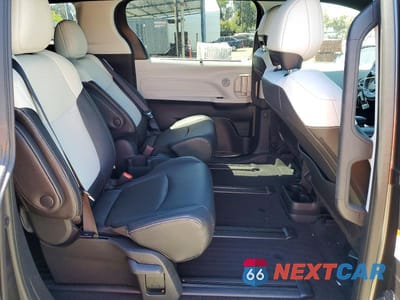 Zdjęcie 11 z 13 samochodu: 2025 TOYOTA SIENNA XSE VIN:5TDDSKFC0SS178872 - miniatura