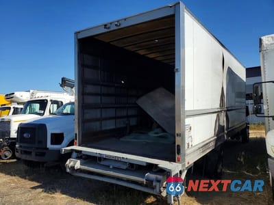 Trzecie zdjęcie samochodu z tyłu: 2023 INTERNATIONAL MV607 - BOX TRUCK VIN:3HAEUMML1PL232198 - miniatura