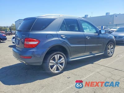 Trzecie zdjęcie samochodu z tyłu: 2011 MERCEDES-BENZ ML 350 4MATIC VIN:4JGBB8GB5BA720119 - miniatura