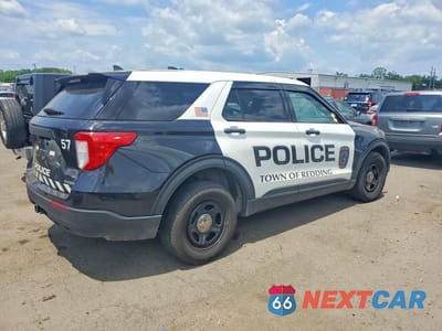 Trzecie zdjęcie samochodu z tyłu: 2023 FORD EXPLORER POLICE INTERCEPTOR VIN:1FM5K8ABXPGA81813 - miniatura