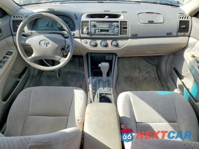 Zdjęcie 8 z 12 samochodu: 2003 TOYOTA CAMRY LE VIN:4T1BE32K83U154894 - miniatura